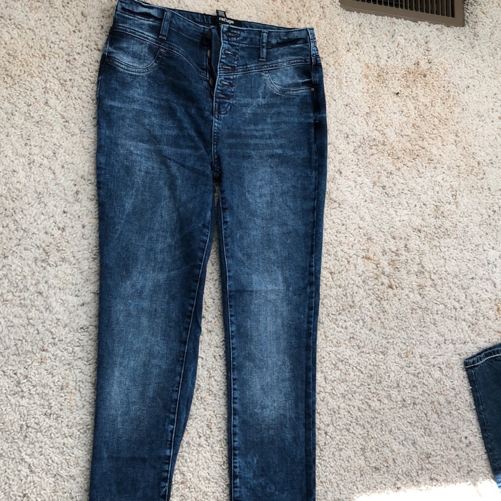 High-waisted jean!